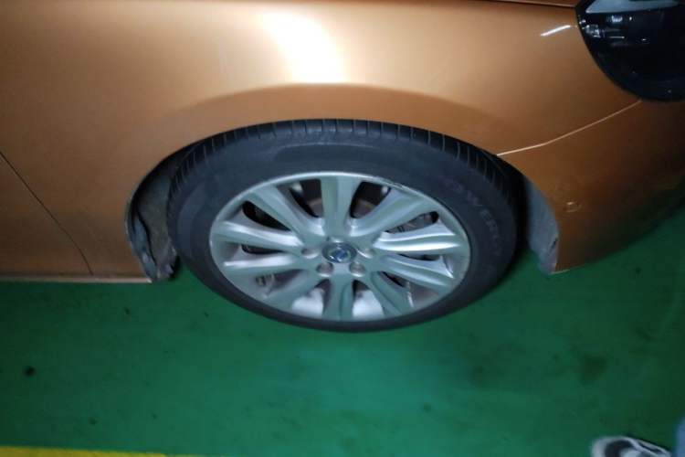 Used Volvo V40 2014 2.0T Zhiya Edition Right Front Wheel Hub