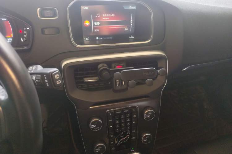 Used Volvo V40 2015 1.6T Zhiyi Edition Audio And AC Panel