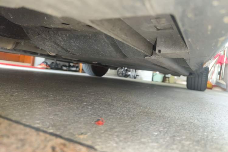 Used Volvo V40 2015 1.6T Zhiyi Edition Chassis Front Left