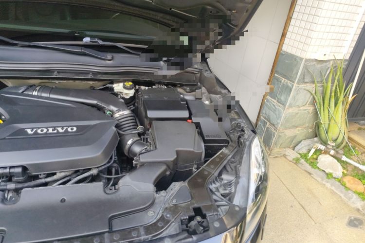 Used Volvo V40 2015 1.6T Zhiyi Edition Engine Bay Left