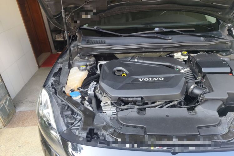 Used Volvo V40 2015 1.6T Zhiyi Edition Engine Bay Right