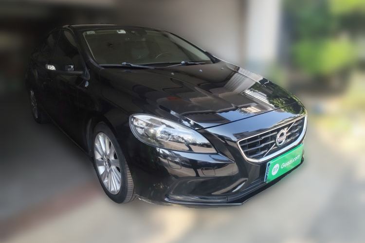 Used Volvo V40 2015 1.6T Zhiyi Edition Front Right 45 Deg