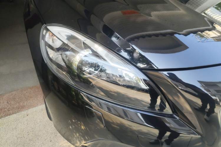Used Volvo V40 2015 1.6T Zhiyi Edition Right Front Headlight