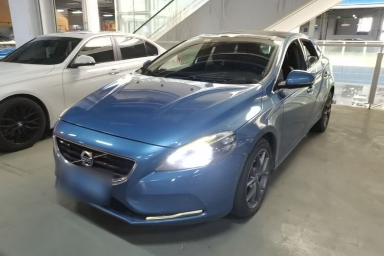 Used Volvo V40 2015 1.6T Zhiya Edition Guazi used car, China used car export, Used car for sale, Used cars, Cheapest cars for sale
