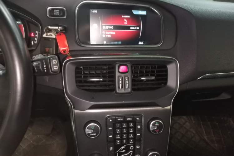 Used Volvo V40 2015 1.6T Zhiya Edition Audio And AC Panel