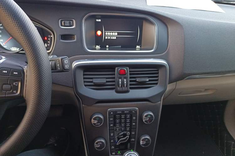 Used Volvo V40 2015 1.6T Zhiya Edition Audio And AC Panel