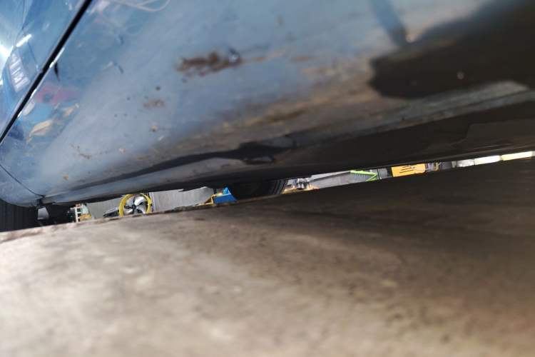 Used Volvo V40 2015 1.6T Zhiyi Edition Chassis Front Right