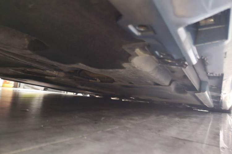 Used Volvo V40 2015 1.6T Zhiyi Edition Chassis Rear Right