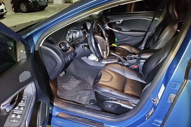 Used Volvo V40 2015 1.6T Zhiya Edition Driver Seat