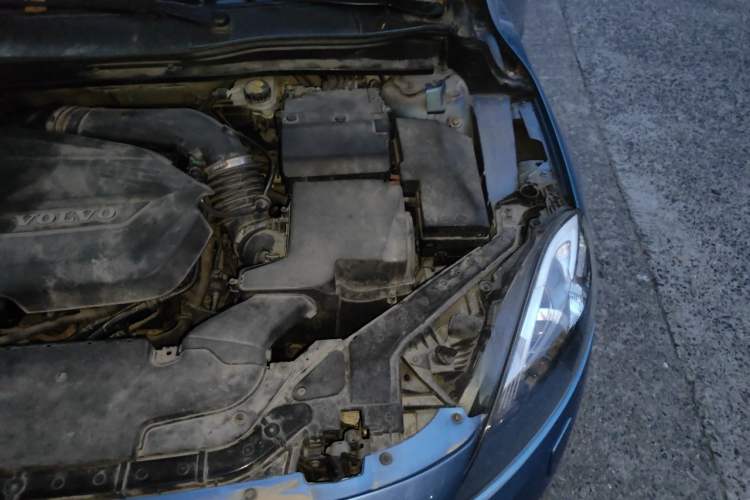 Used Volvo V40 2015 1.6T Zhiya Edition Engine Bay Left