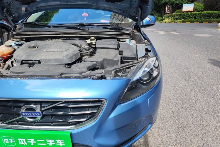 Used Volvo V40 2015 1.6T Zhiya Edition Engine Bay Left