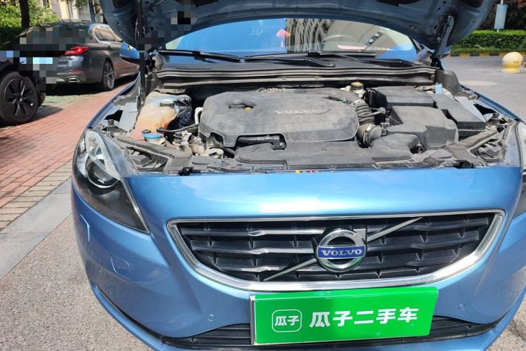 Used Volvo V40 2015 1.6T Zhiya Edition Engine Bay Right