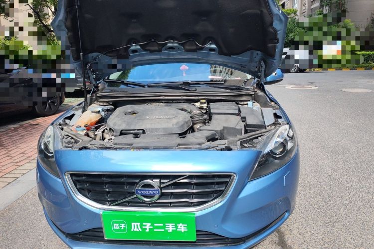 Used Volvo V40 2015 1.6T Zhiya Edition Engine Bay