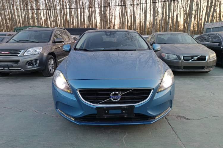 Used Volvo V40 2015 1.6T Zhiya Edition Exterior 1