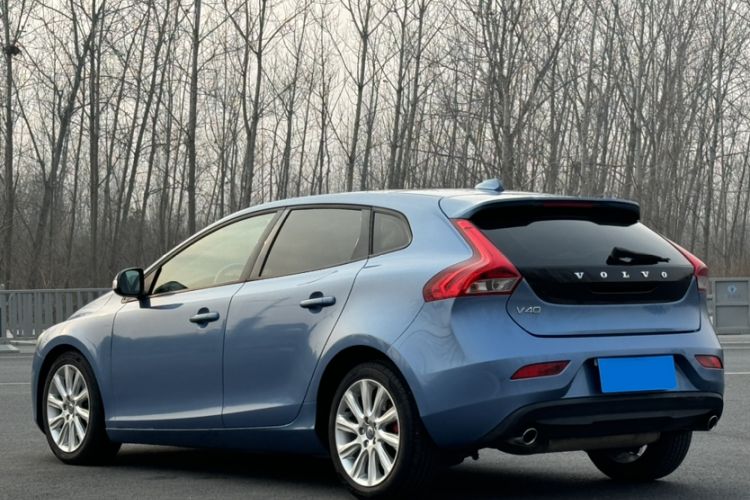 Used Volvo V40 2015 1.6T Zhiyi Edition Exterior 2
