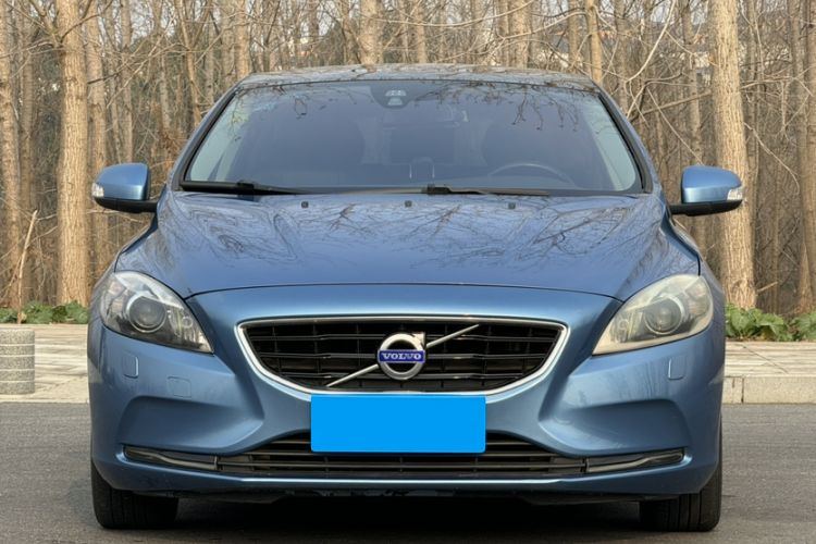 Used Volvo V40 2015 1.6T Zhiyi Edition Exterior 3