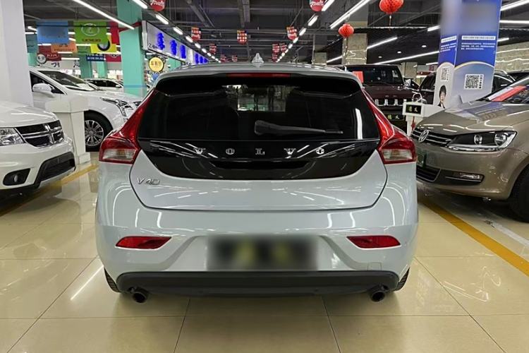 Used Volvo V40 2015 1.6T Zhiya Edition Exterior 4