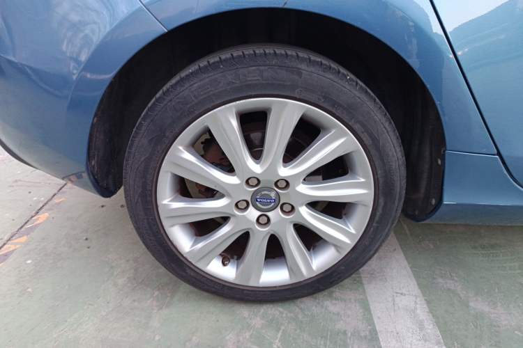 Used Volvo V40 2015 1.6T Zhiya Edition Exterior 8