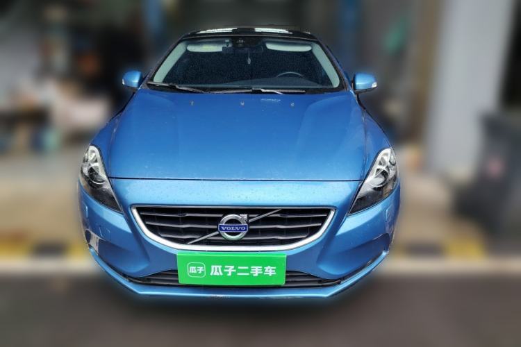 Used Volvo V40 2015 1.6T Zhiyi Edition Front