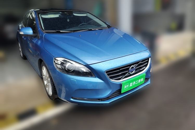 Used Volvo V40 2015 1.6T Zhiyi Edition Front Right 45 Deg