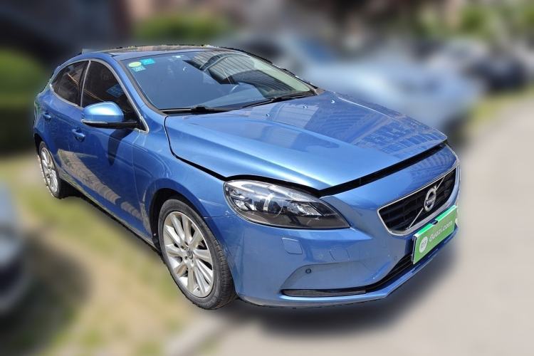 Used Volvo V40 2015 1.6T Zhiya Edition Front Right 45 Deg