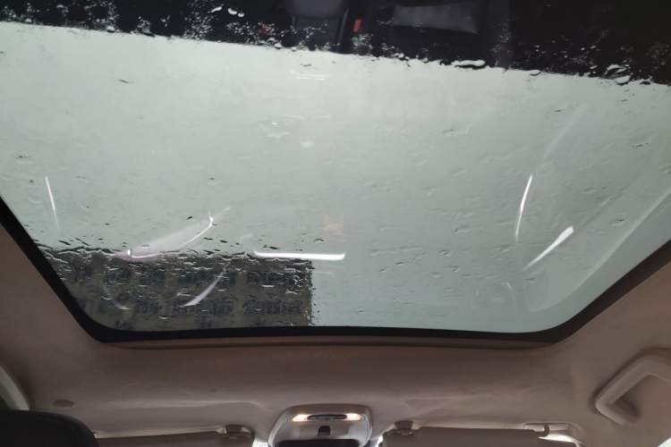 Used Volvo V40 2015 1.6T Zhiyi Edition Headliner