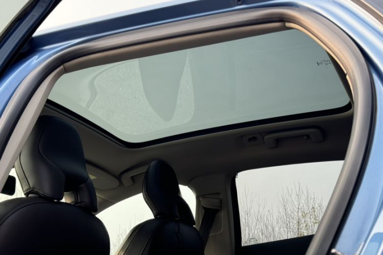 Used Volvo V40 2015 1.6T Zhiyi Edition Headliner