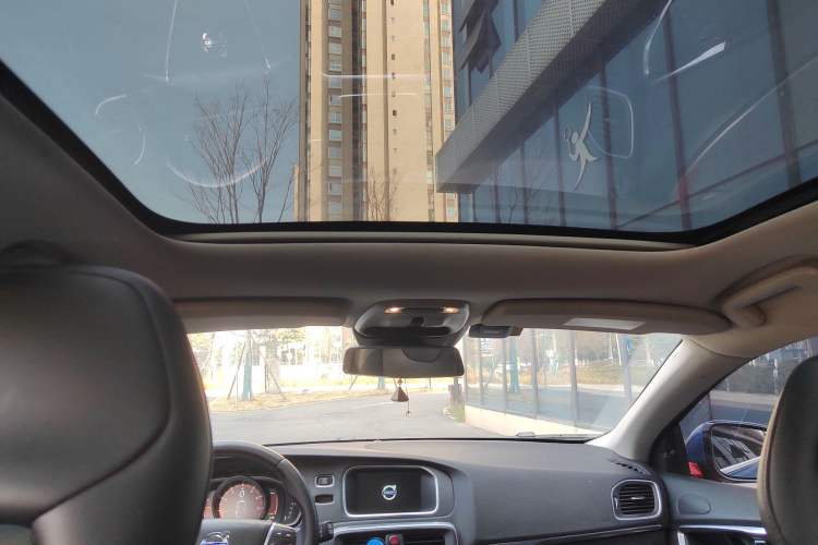 Used Volvo V40 2015 1.6T Zhiya Edition Headliner