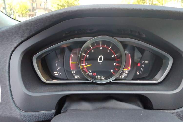 Used Volvo V40 2015 1.6T Zhiya Edition Instrument Cluster