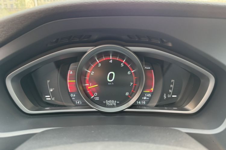 Used Volvo V40 2015 1.6T Zhiyi Edition Instrument Cluster