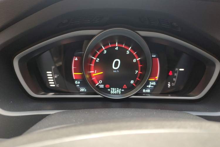 Used Volvo V40 2015 1.6T Zhiya Edition Instrument Cluster