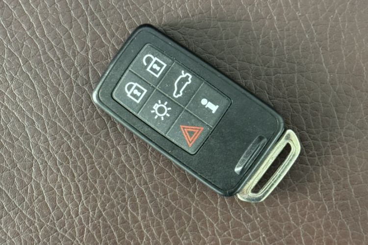 Used Volvo V40 2015 1.6T Zhiyi Edition Interior 4