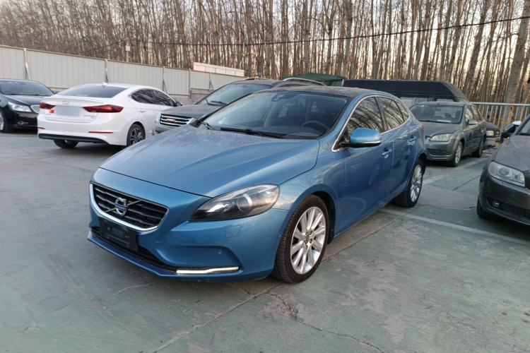Used Volvo V40 2015 1.6T Zhiya Edition Guazi used car, China used car export, Used car for sale, Used cars, Cheapest cars for sale