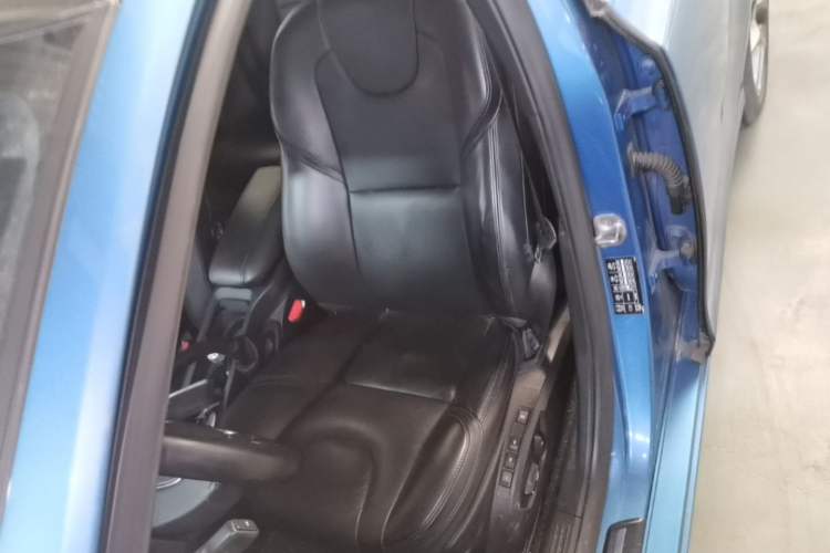 Used Volvo V40 2015 1.6T Zhiya Edition Left Front Seat