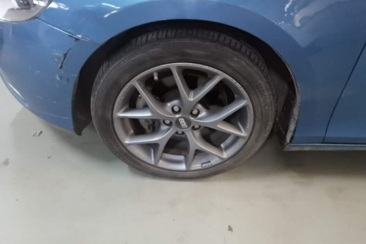 Used Volvo V40 2015 1.6T Zhiya Edition Left Front Wheel Hub