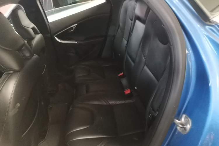 Used Volvo V40 2015 1.6T Zhiya Edition Left Rear Seat