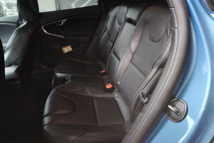 Used Volvo V40 2015 1.6T Zhiyi Edition Left Rear Seat