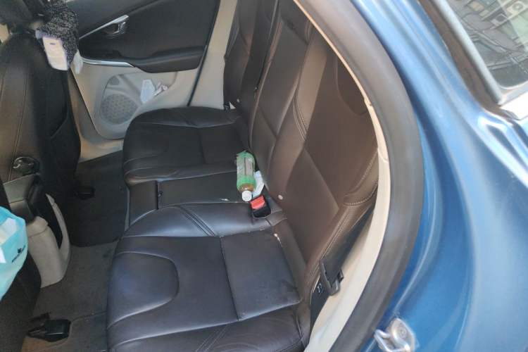 Used Volvo V40 2015 1.6T Zhiya Edition Left Rear Seat