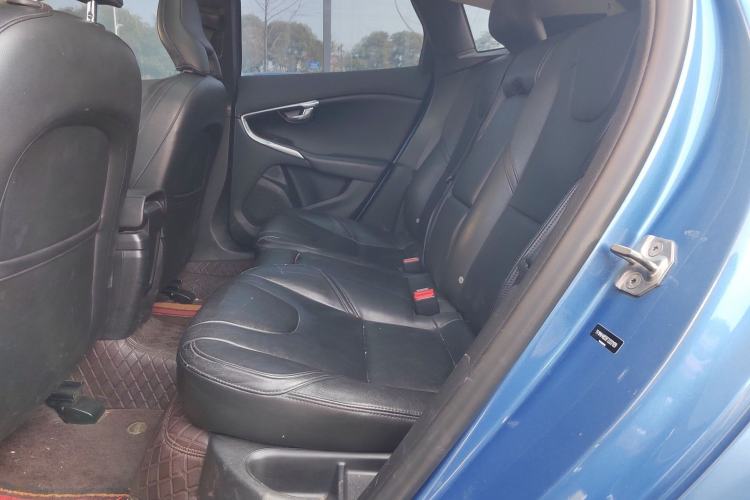 Used Volvo V40 2015 1.6T Zhiya Edition Left Rear Seat
