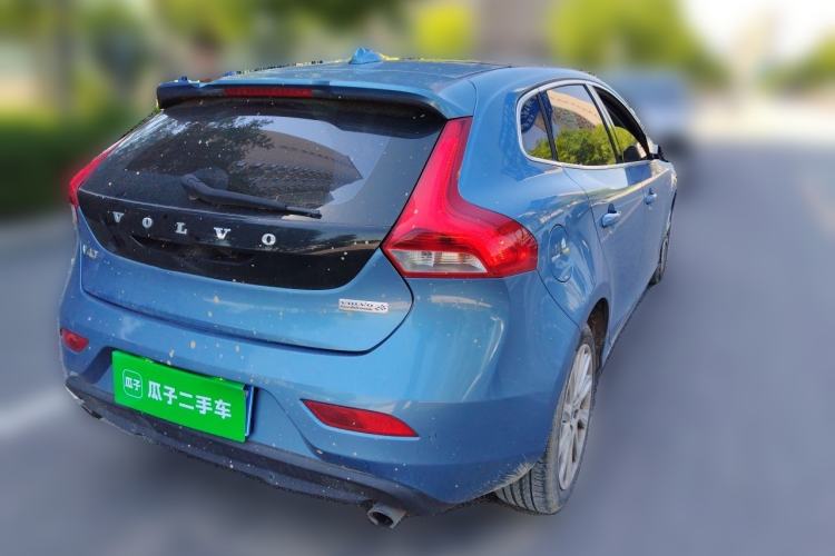 Used Volvo V40 2015 1.6T Zhiya Edition Rear Right 45 Deg