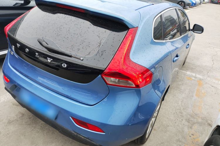 Used Volvo V40 2015 1.6T Zhiya Edition Rear Right 45 Deg