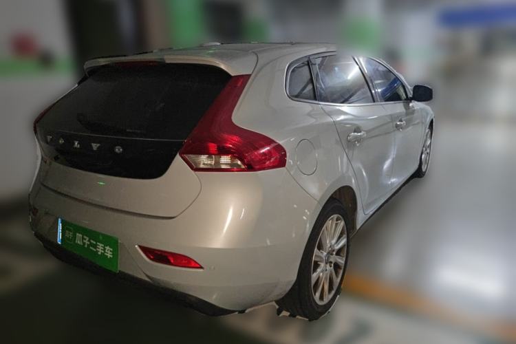 Used Volvo V40 2015 1.6T Zhiyi Edition Rear Right 45 Deg