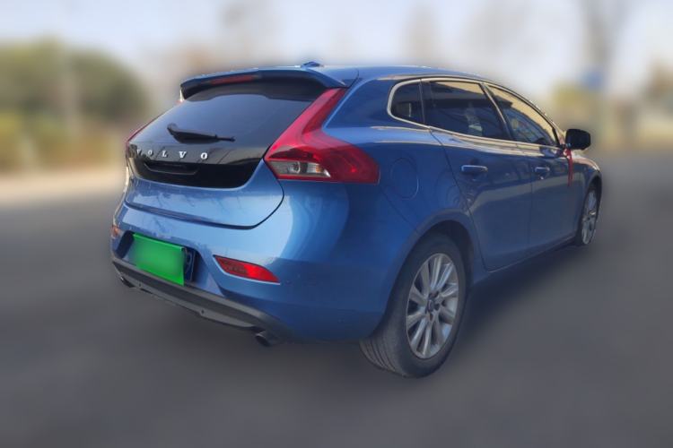 Used Volvo V40 2015 1.6T Zhiya Edition Rear Right 45 Deg