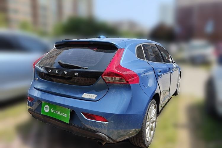 Used Volvo V40 2015 1.6T Zhiya Edition Rear Right 45 Deg