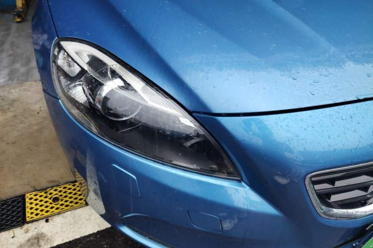Used Volvo V40 2015 1.6T Zhiyi Edition Right Front Headlight