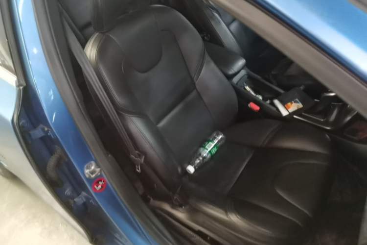 Used Volvo V40 2015 1.6T Zhiya Edition Right Front Seat