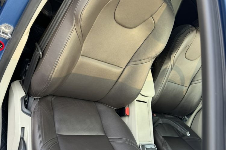 Used Volvo V40 2015 1.6T Zhiyi Edition Right Front Seat