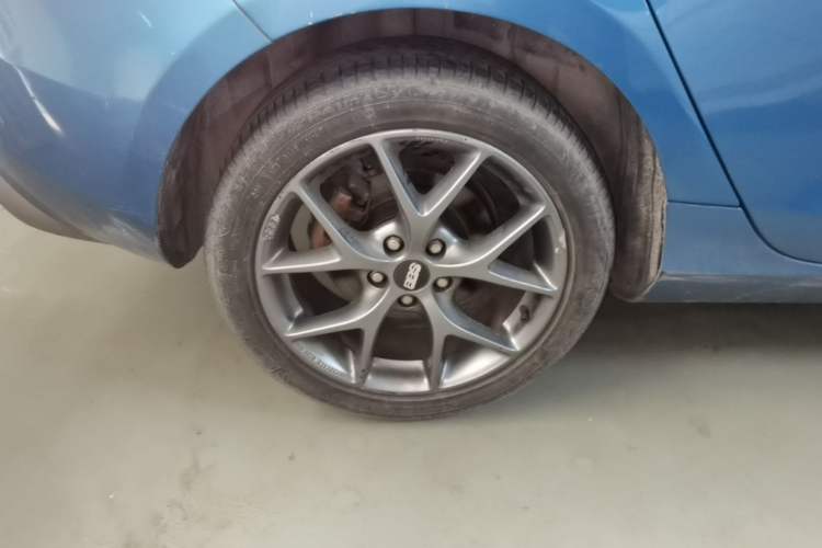 Used Volvo V40 2015 1.6T Zhiya Edition Right Rear Wheel Hub