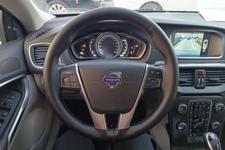 Used Volvo V40 2015 1.6T Zhiya Edition Steering Wheel