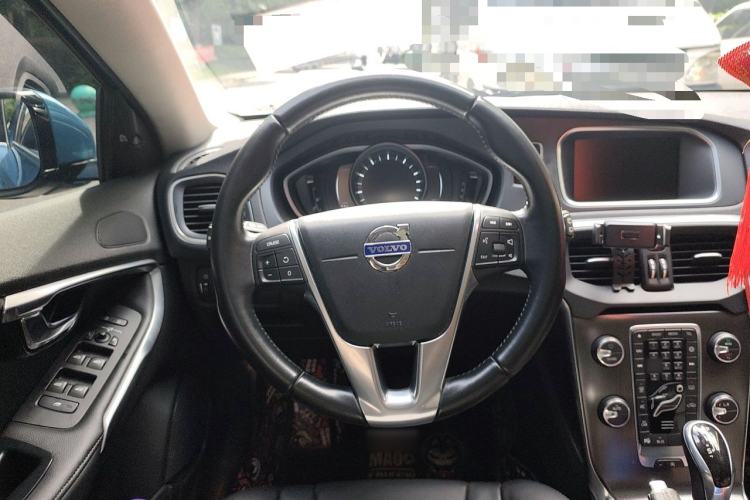Used Volvo V40 2015 1.6T Zhiya Edition Steering Wheel